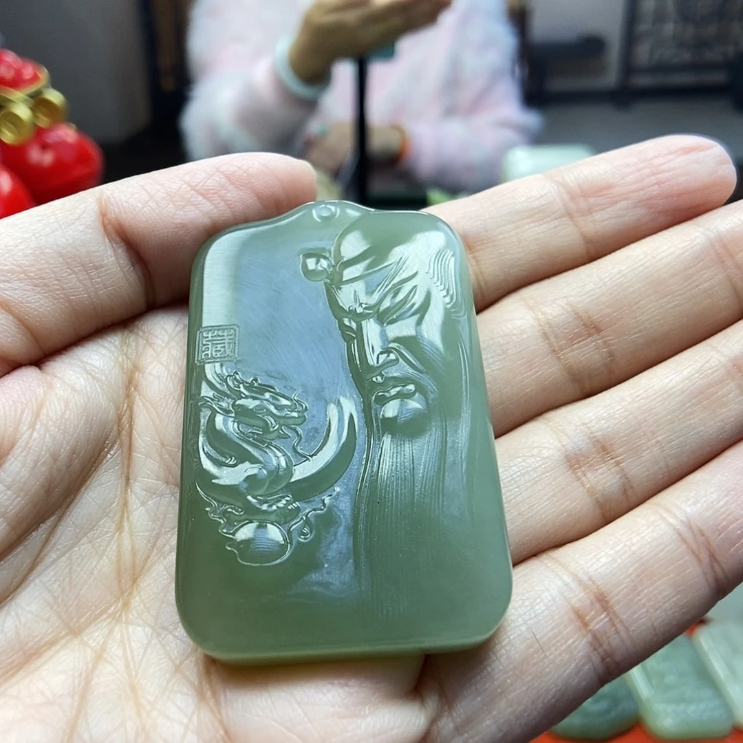 颈饰未镶嵌和田玉万**芒