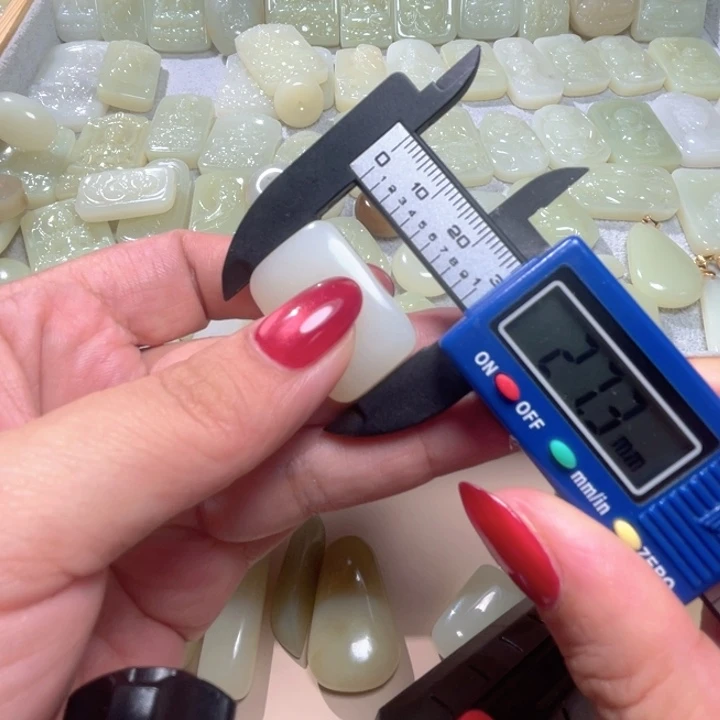 未镶嵌和田玉（糖玉）珠宝半成品