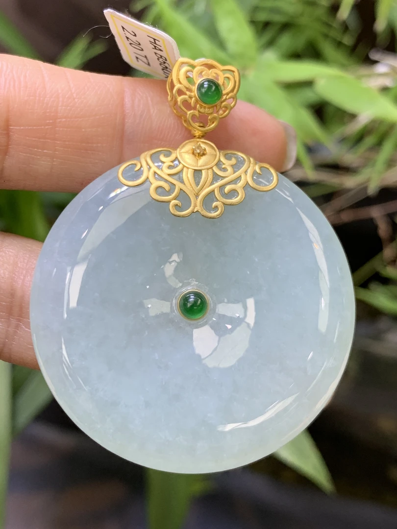 淡绿底平安扣吊坠天然翡翠A货裸石：40.3*7.0mmTZ2.20冰透镶嵌飘绿