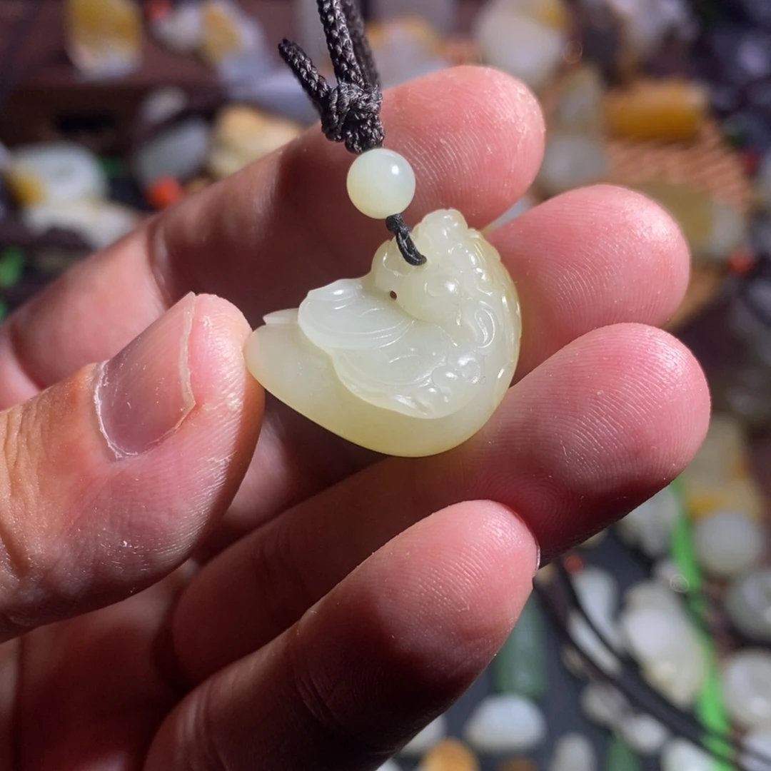 和田玉未镶嵌颈饰特价款