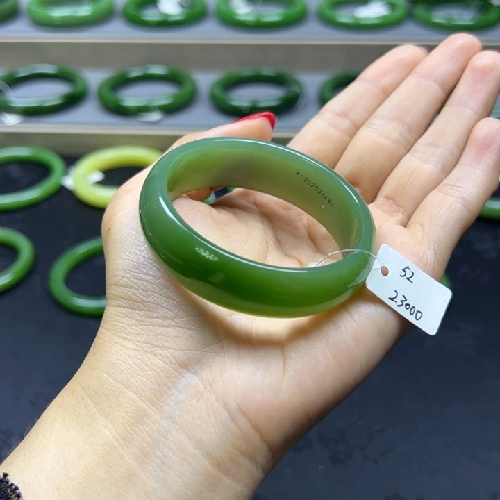 和田玉（碧玉）手镯未镶嵌白加绿