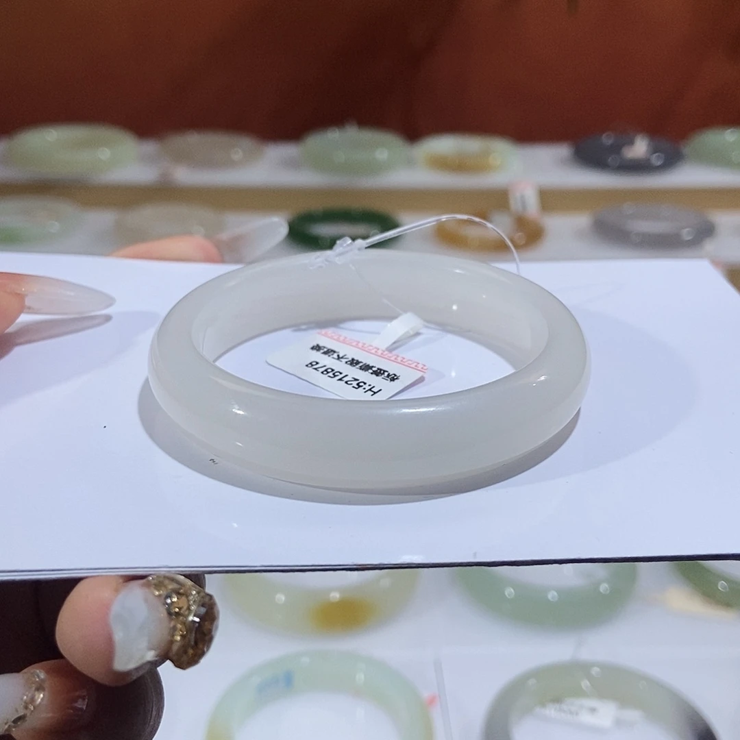 和田玉未镶嵌手镯冰透白