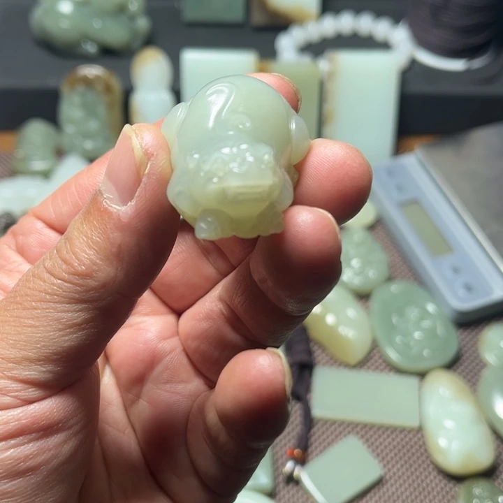 和田玉（糖玉）未镶嵌挂件