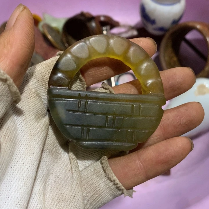 一***尘瓷片头像不像自己想办法给别人添麻烦