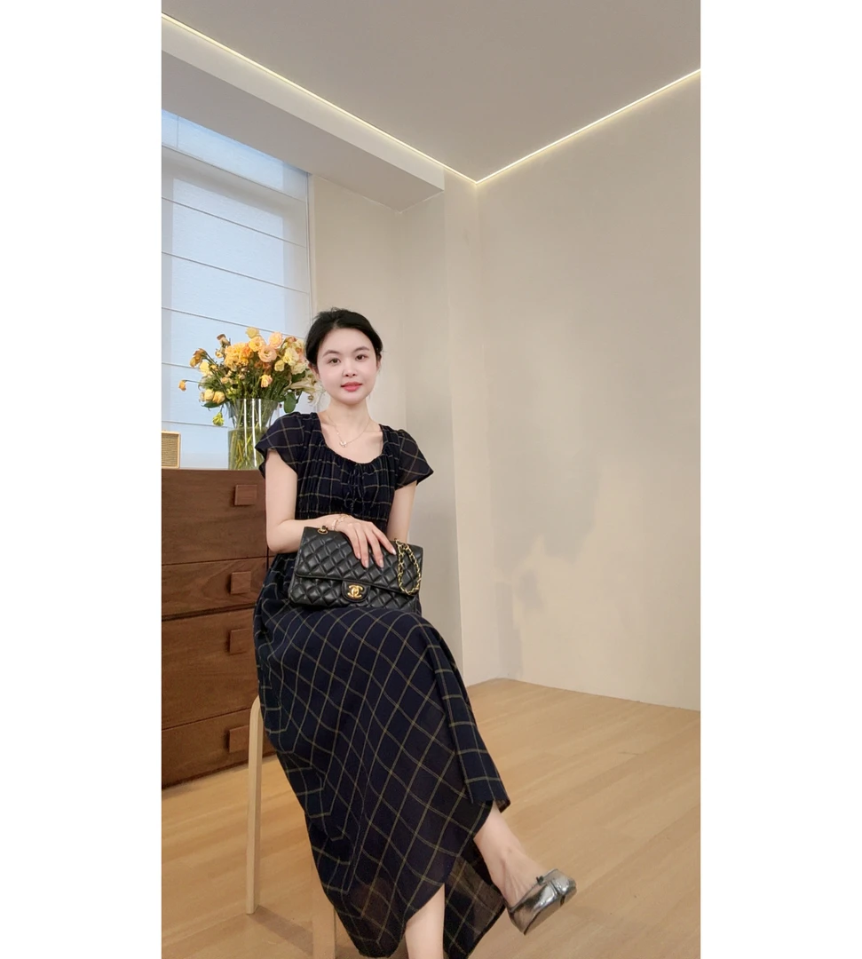 miss muzi“美丽假日”100%超细棉纱 司马克系带方领显瘦格纹连衣裙