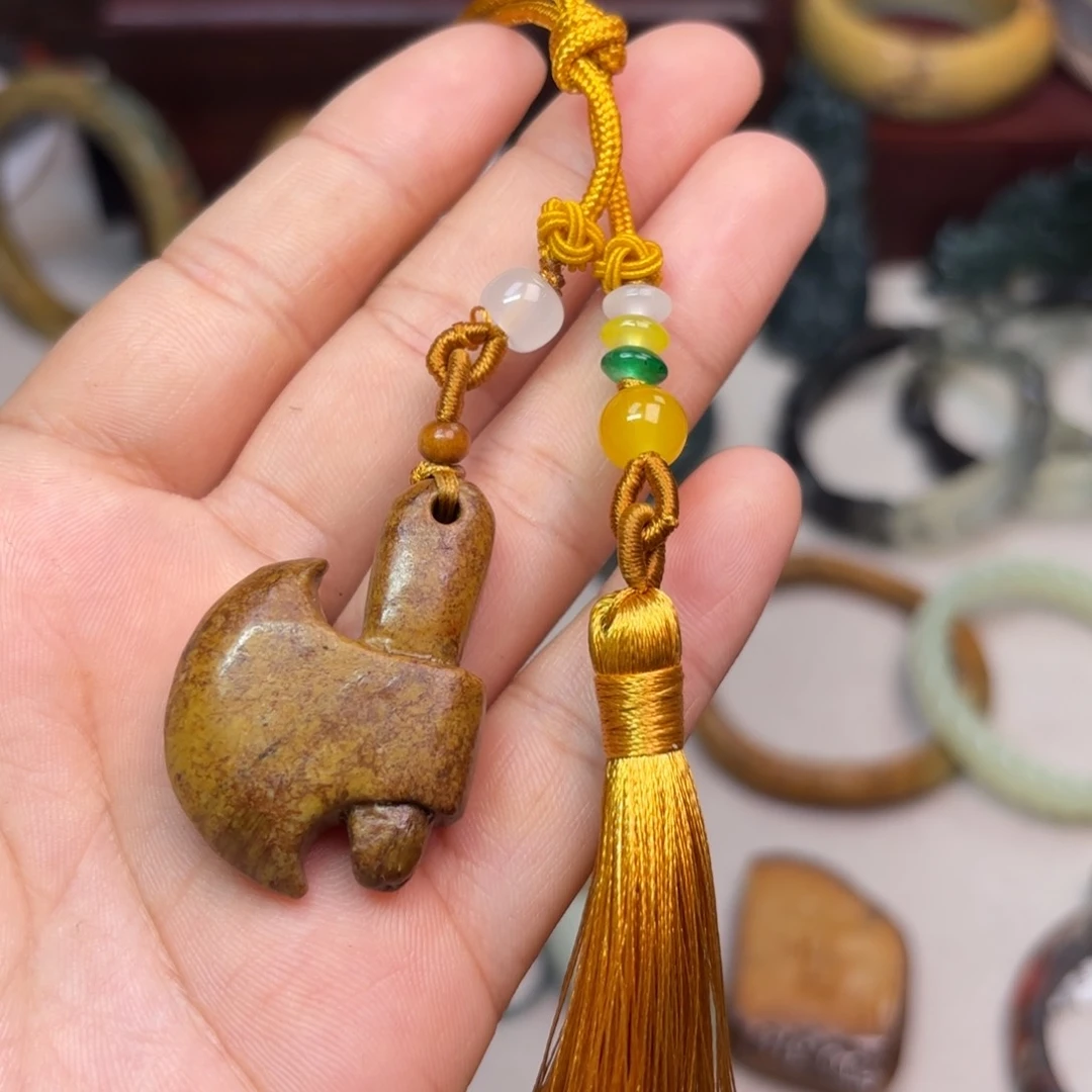 岫岩河磨玉（透闪石质玉）颈饰未镶嵌