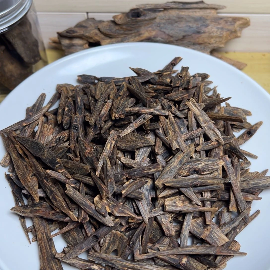 奔***猪树脂制品海南天然老白棋沉水瓜子料120克