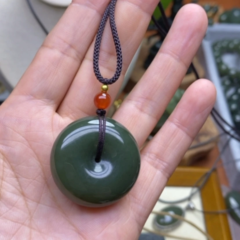 【闪购商品】未镶嵌岫岩老玉（透闪石质玉）挂件墩*