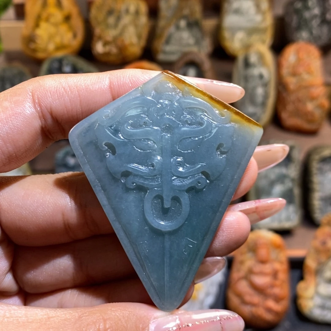 定制翡翠未镶嵌仿古牌