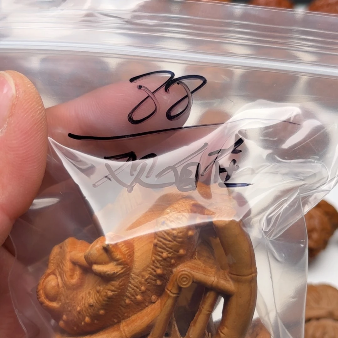 文玩核桃把件觀*在38+血麒麟全品无修