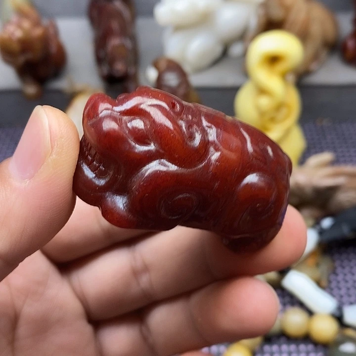 未镶嵌蛇纹石玉颈饰