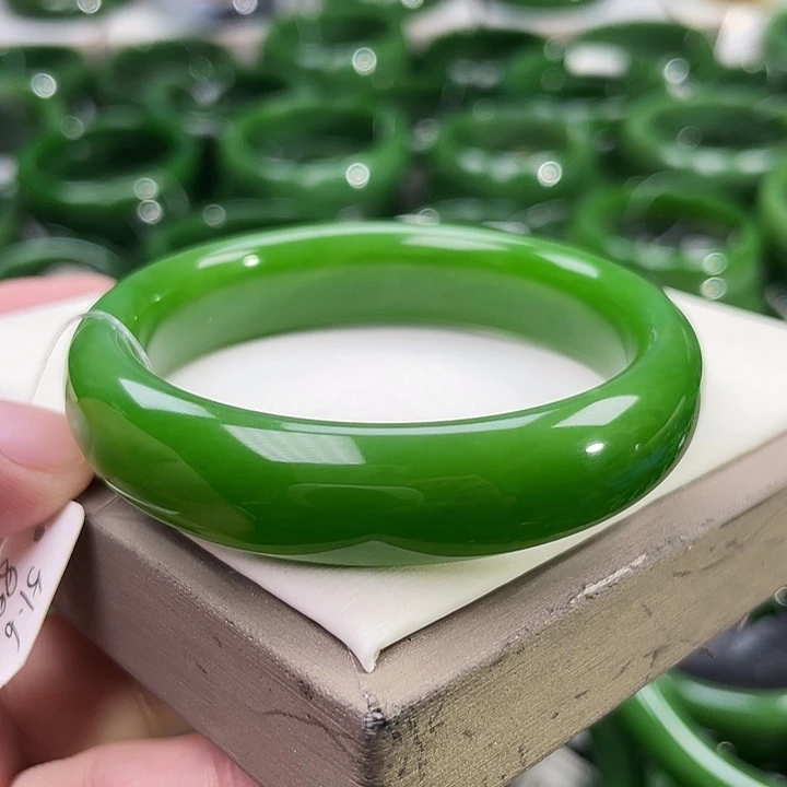 未镶嵌手镯和田玉（碧玉）