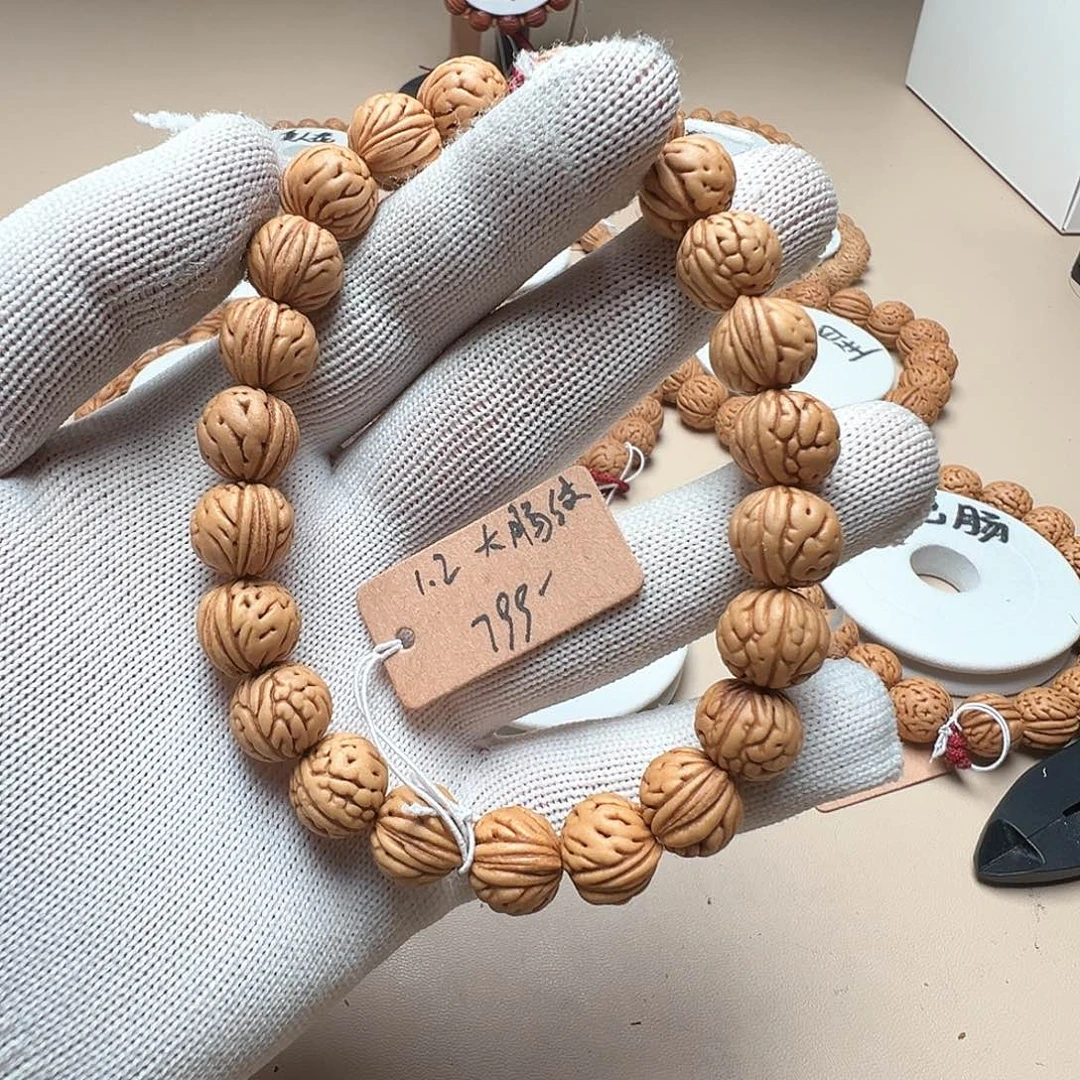靓***收桃核手串1.2大肠纹精品