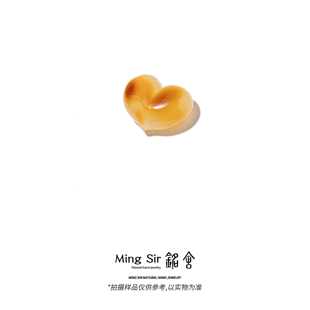 【铭舍 俏皮桃偏薄】琥珀蜜蜡俏皮桃心雕刻配珠福利颈饰