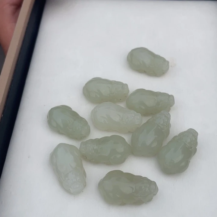 和田玉未镶嵌颈饰多样性发货，发其一