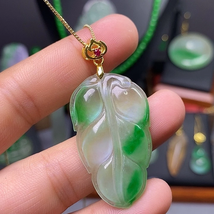 吊坠(赠链)未镶嵌翡翠