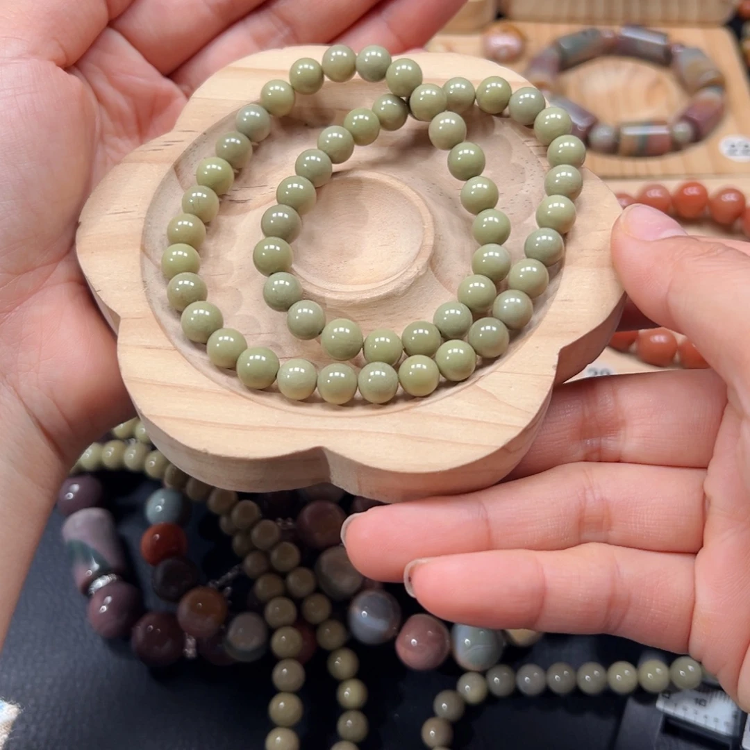 落***伤石英质玉未镶嵌手链149