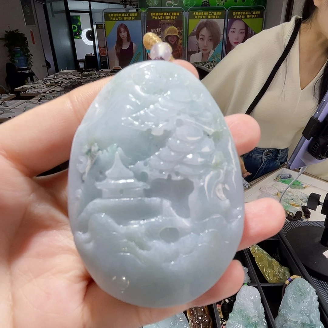 颈饰未镶嵌翡翠一个