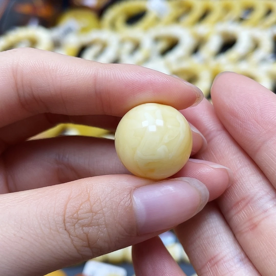 未镶嵌蜜蜡裸石圆珠18mm瑕