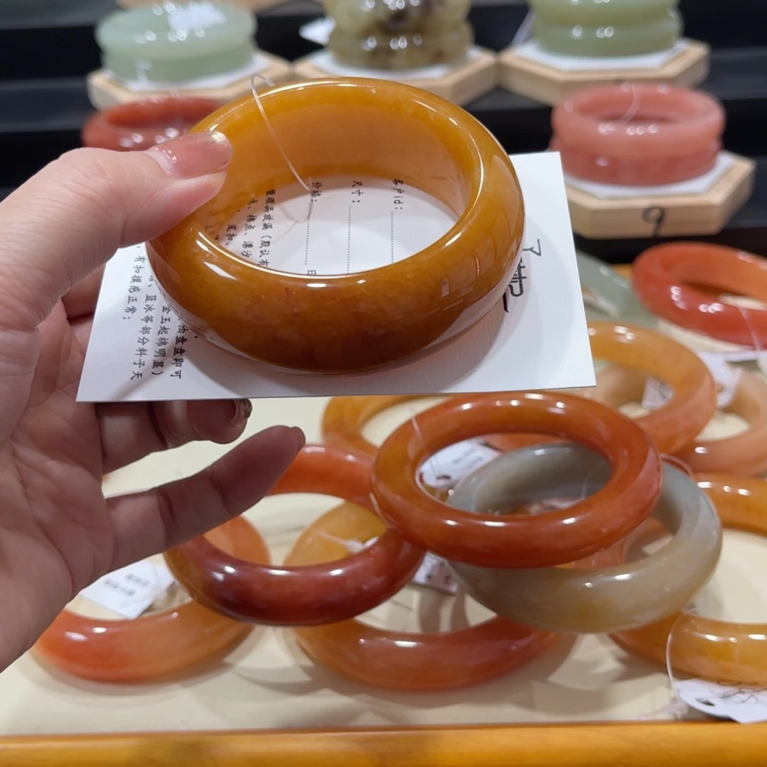 未镶嵌手镯石英质玉