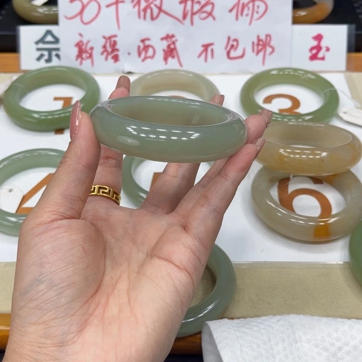 未镶嵌手镯石英质玉?****?