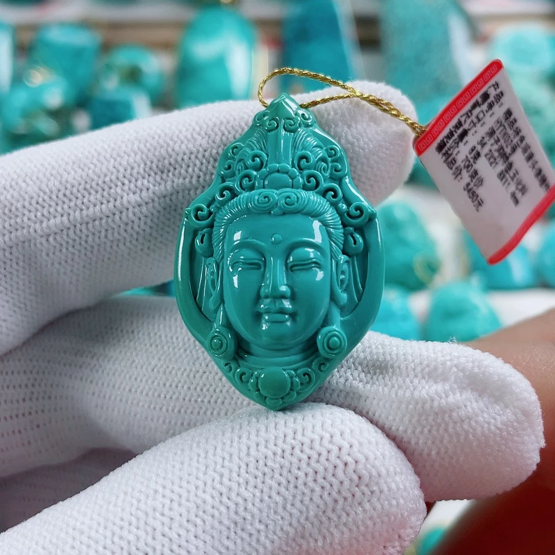 绿松石未镶嵌颈饰一****地