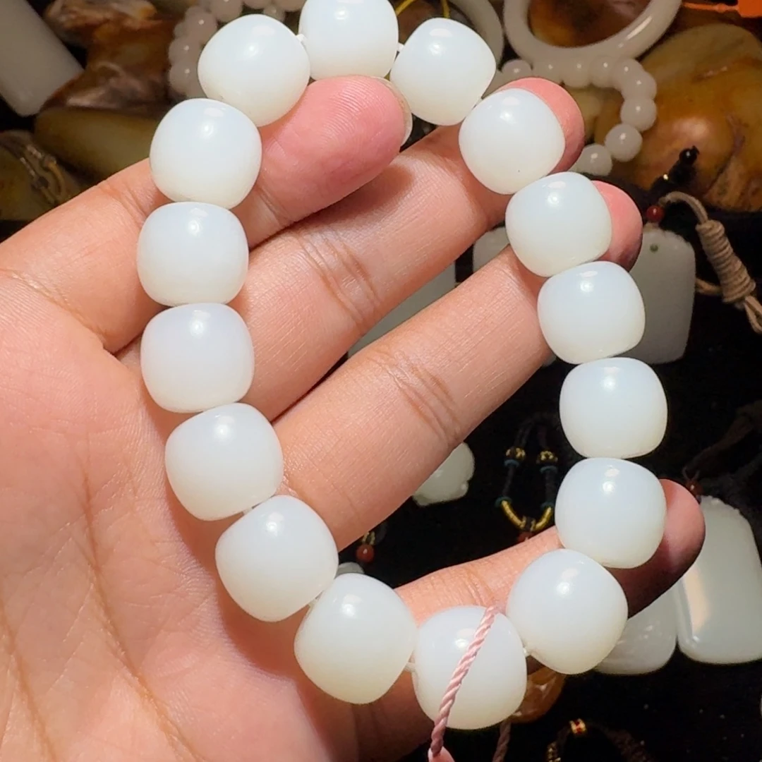 过***3和田玉未镶嵌颈饰