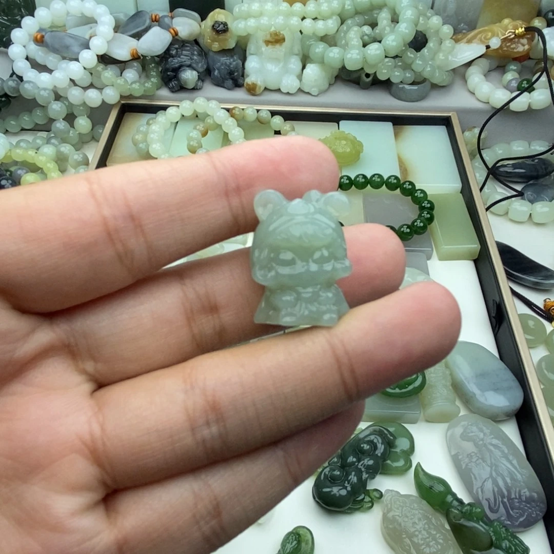 阿***哥颈饰未镶嵌和田玉