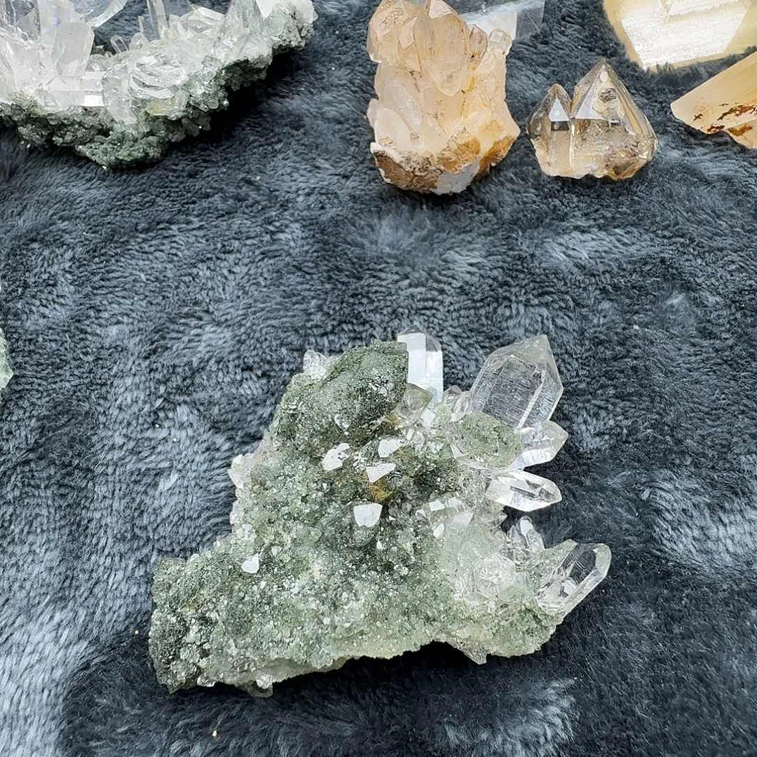 纯***水石材印度喜马拉雅水晶