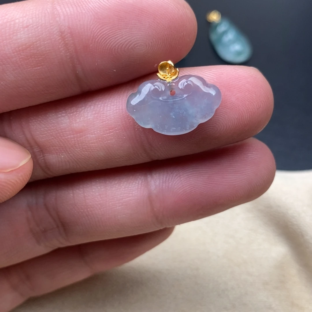 颈饰18K金镶嵌翡翠