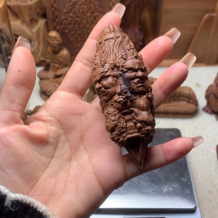 檀香木其他老山檀香手把件瑕疵