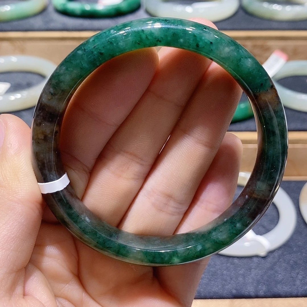 独山玉未镶嵌手镯