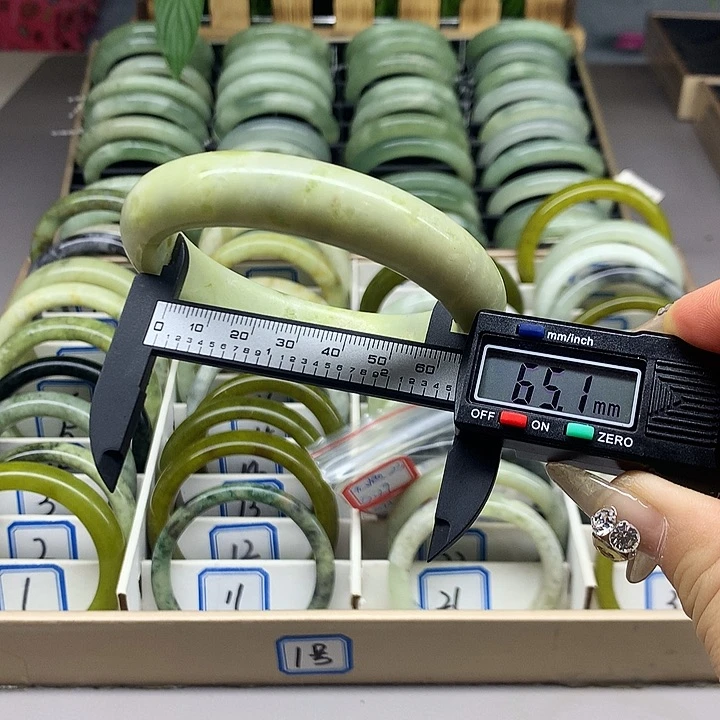 未镶嵌蛇纹石玉手镯29