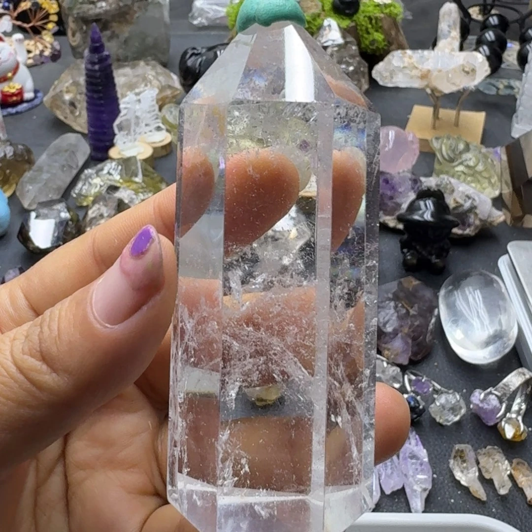 石材白水晶能能柱子上