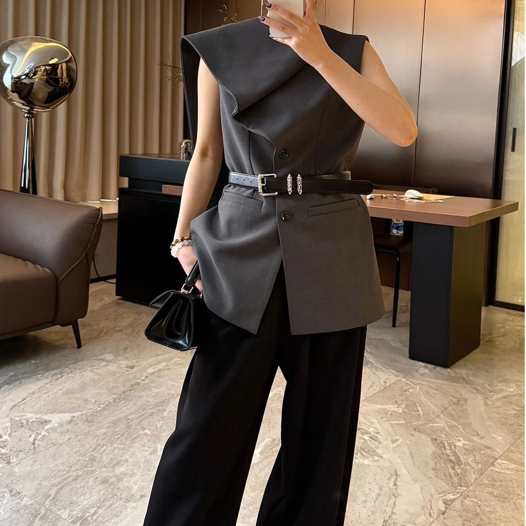 概曲（Gaiqu）“千年之恋”设计师款不对称重工收腰显瘦花马甲