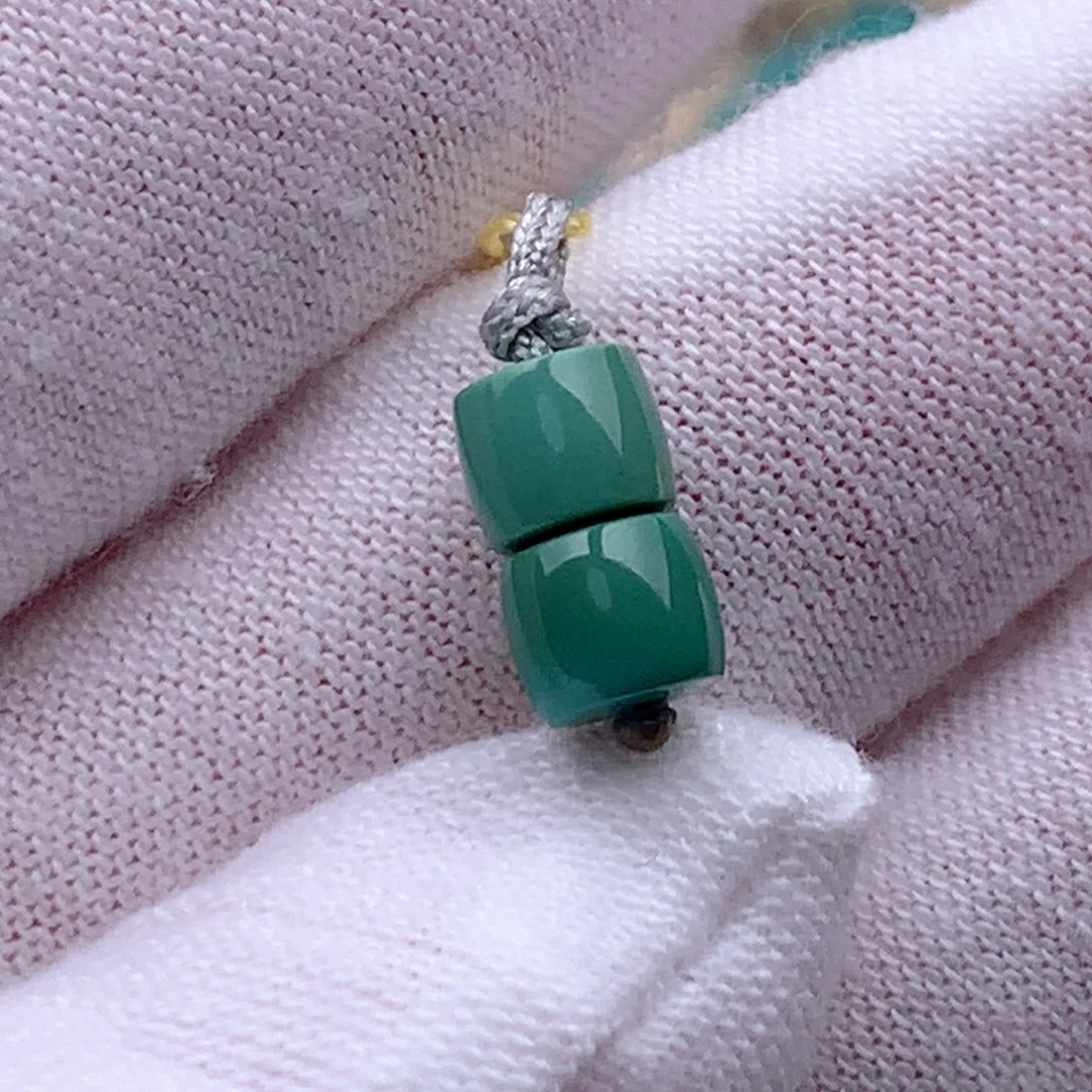 绿松石未镶嵌颈饰