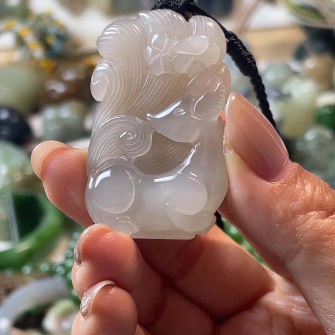 和田玉未镶嵌颈饰藕粉九尾狐