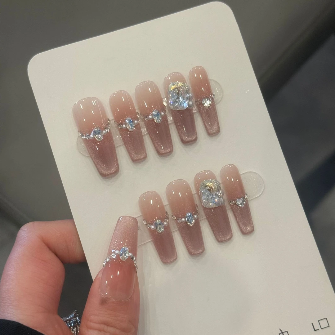 92长梯[原创实拍]仙女粉微笑猫眼堆钻法式鸽子蛋纯手工穿戴甲