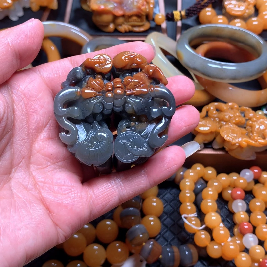 石英质玉（黄龙玉）未镶嵌挂件