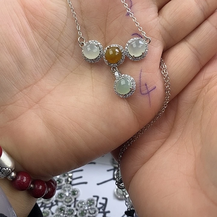 未镶嵌戒指翡翠来****?缅甸