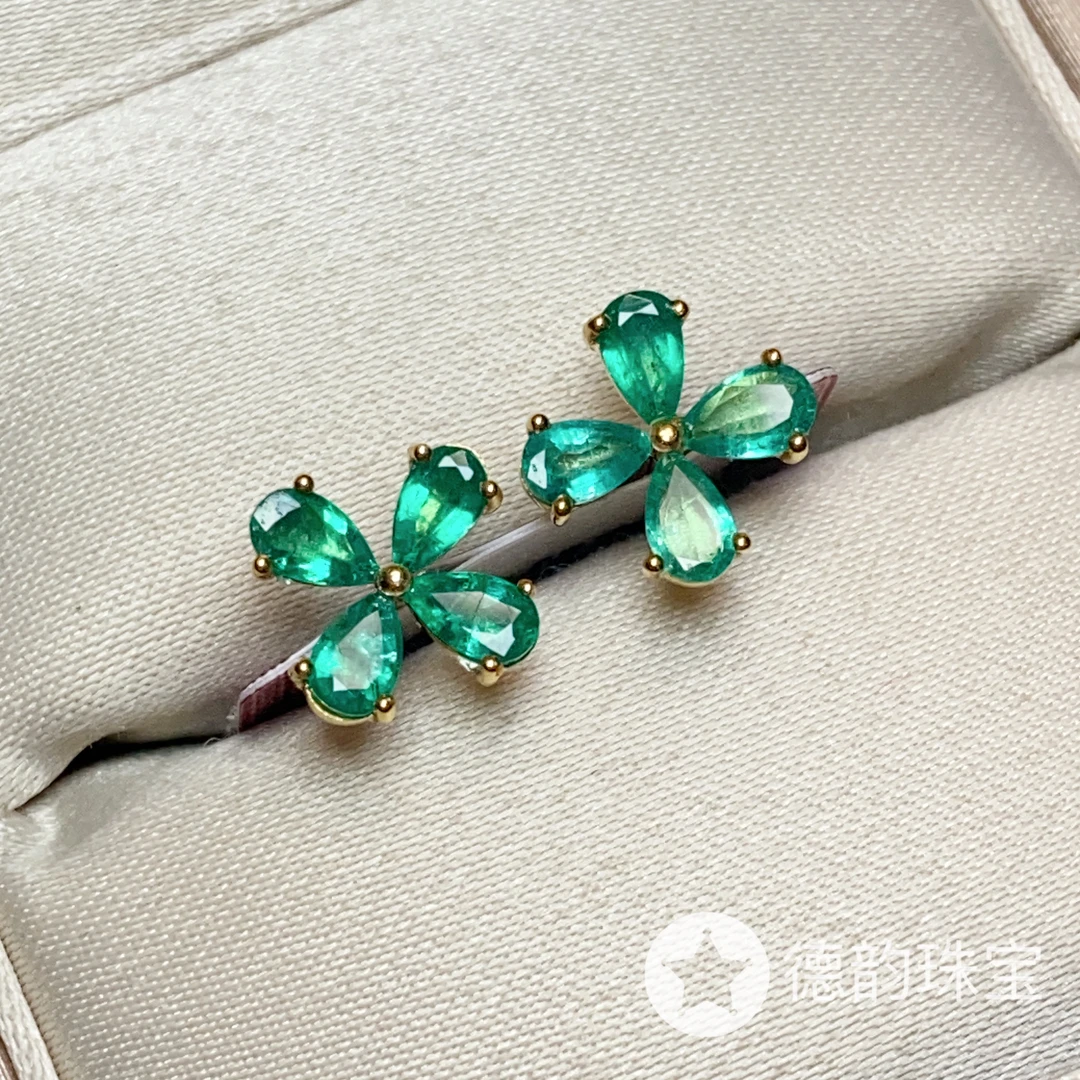 18K金镶嵌祖母绿耳饰