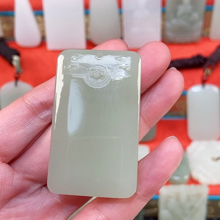 【闪购商品】颈饰未镶嵌和田玉