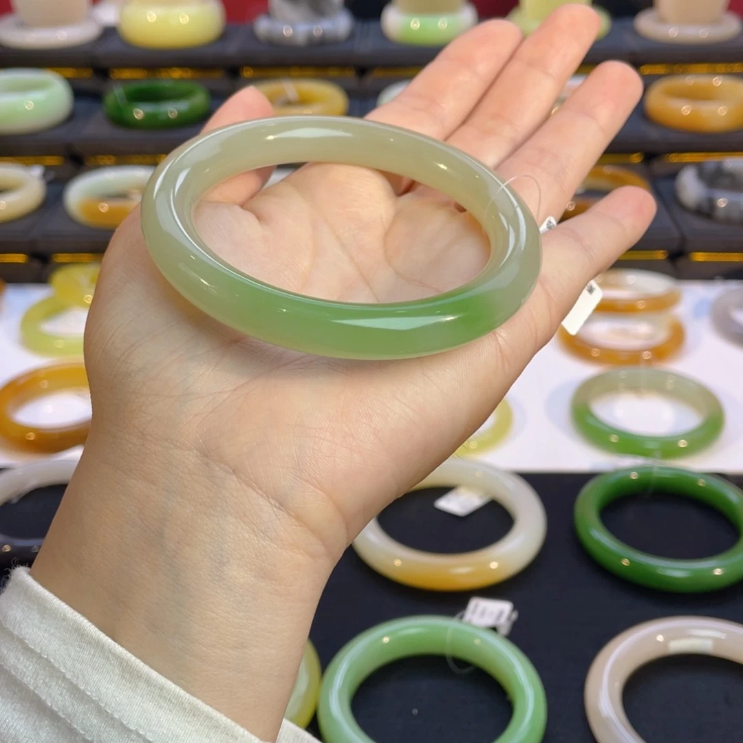 和田玉手镯未镶嵌岚*