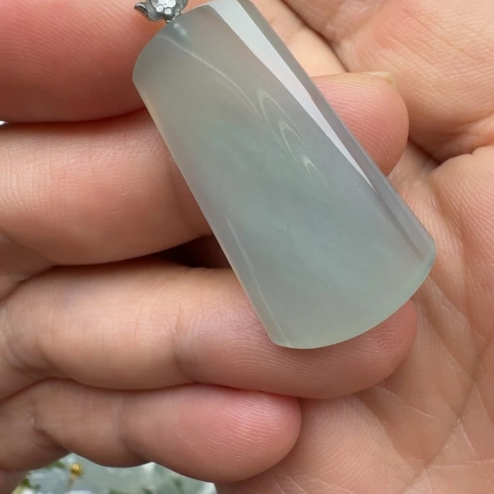 吊坠(不含链)18K金镶嵌翡翠