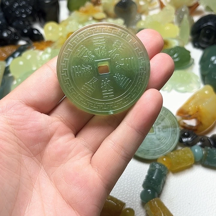 未镶嵌蛇纹石玉颈饰一****8