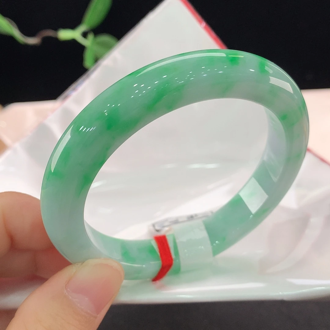 翡翠未镶嵌手镯0261