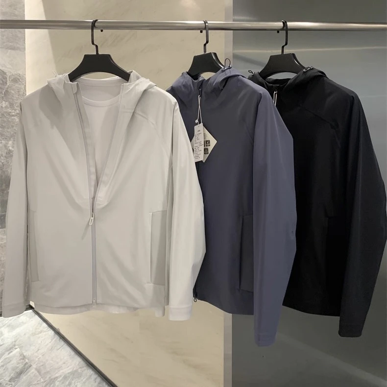 春秋运动休闲通勤夹克连帽外套男防风防水户外徒步登山软壳冲锋衣