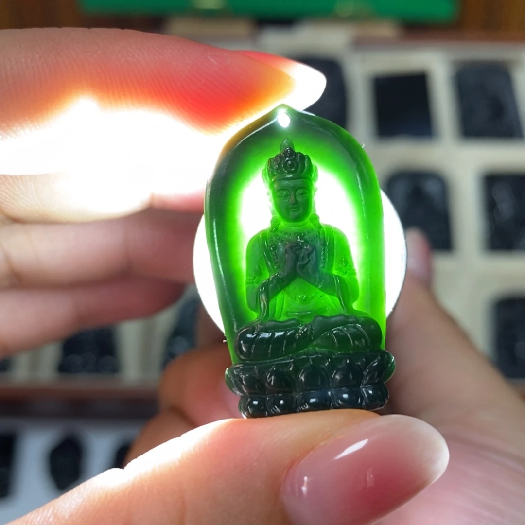 翡翠未镶嵌吊坠(赠链)翡翠