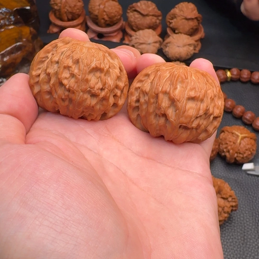 文玩核桃吊坠B****n磨盘狮子头全品