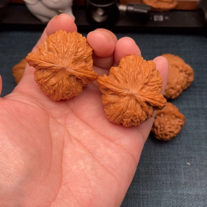 文玩核桃吊坠全品红皮山地磨43
